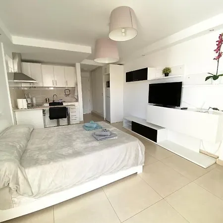 דירה Aloha Summerland Vip Sea & Pool View לוס כריסטיאנוס