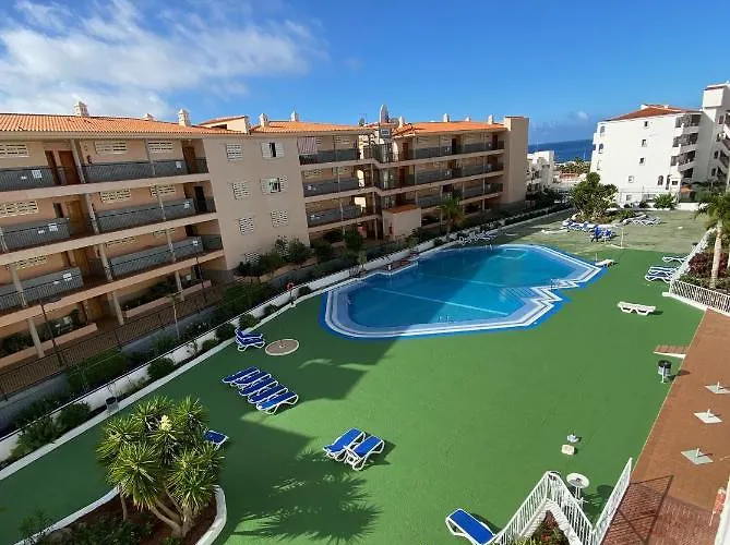 Aloha Summerland Vip Sea & Pool View דירה